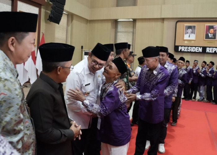 Jemaah Haji Kota Batu Dilepas Wali Kota, Akan Berangkat Sabtu, 24 Mei