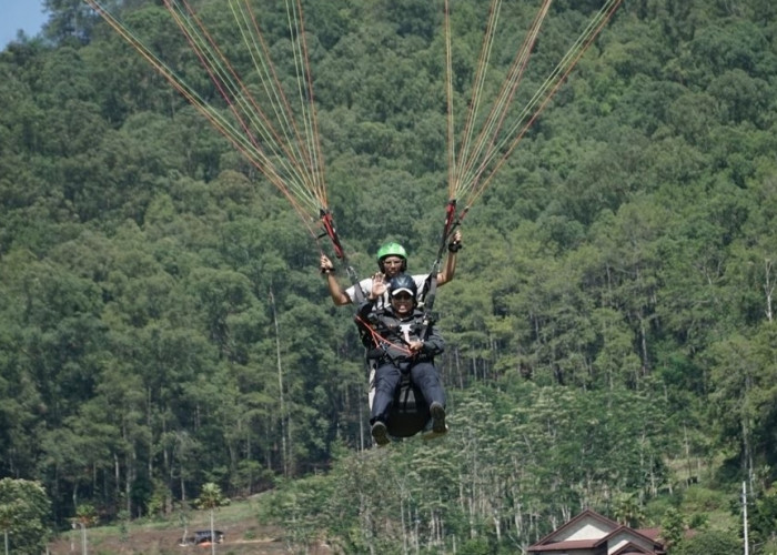 Lampung Ingin Bangun Wisata Paralayang seperti di Kota Batu