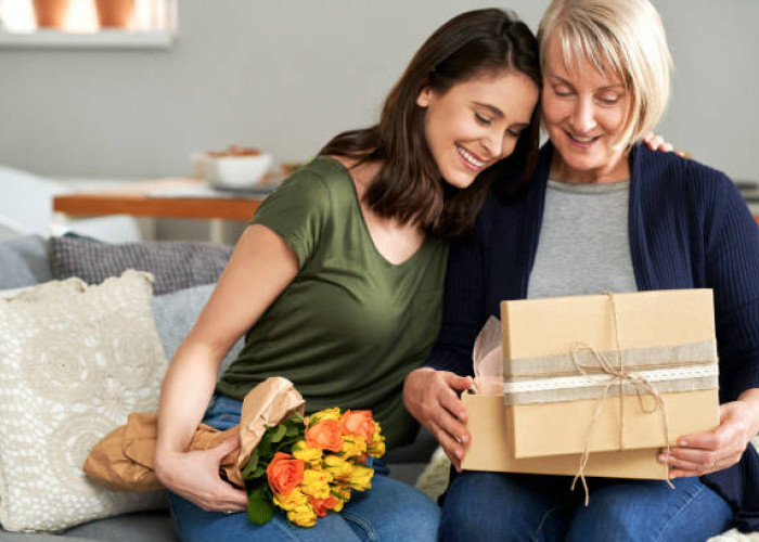 9 Ide Kado Hari Ibu yang Berkesan dan Penuh Makna