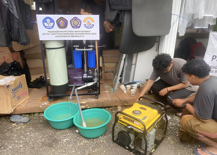 Teknologi Penjernih Air Portabel UB Perkuat Ketahanan Warga Agam Pascabanjir dan Krisis Air Bersih