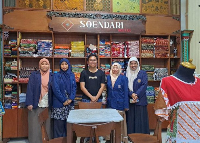 Polinema Dorong UMKM Batik Malang Go Digital, Batik Soendari Kini Punya Website Mockup 3D