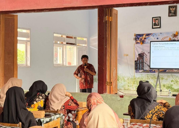Cegah Anak Putus Sekolah, Mahasiswa FEB UB Turun Langsung Edukasi Wali Murid di Banyuwangi 
