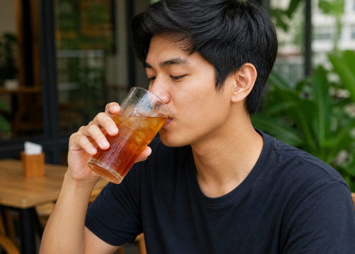 Sering Minum Es Teh Setelah Makan? Ini Dampak Buruk yang Diam-Diam Mengintai Tubuh