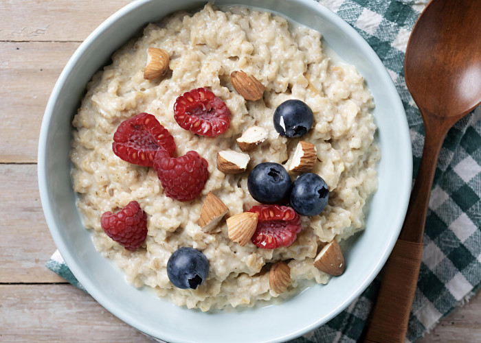 Sarapan dengan Oatmeal, Tidak Selezat Nasi Pecel, tapi Bisa Dapat 9 Manfaat Ini