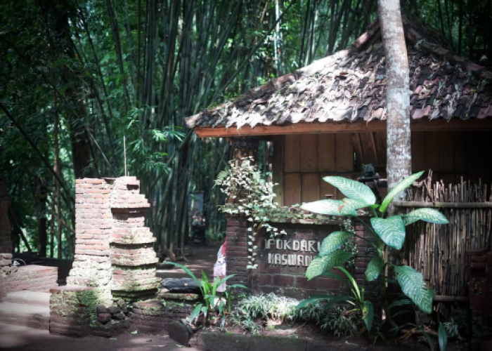 Lebih dari Sekadar Situs Sejarah, Petirtaan Ngawonggo Hadirkan Sensasi Kuliner Vegan dan Wedang Rempah