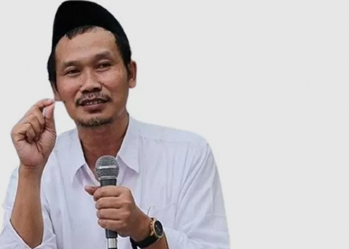 Gus Baha: Berhenti Mengejar Dunia, Biarkan Dunia Mengejarmu