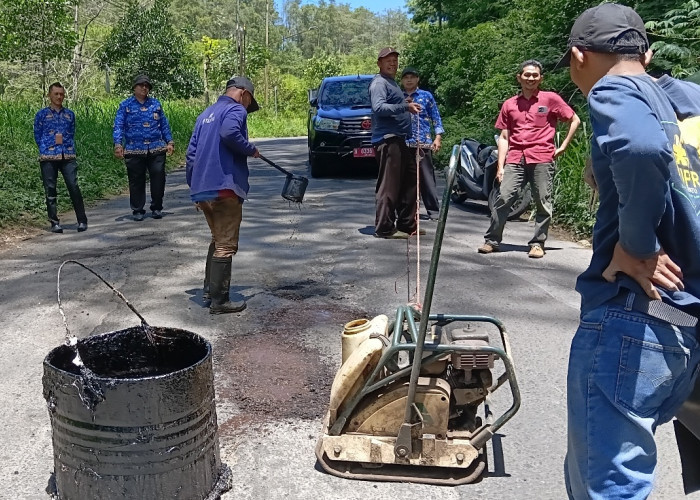 PUPR Kota Batu Benahi Jalan Berlubang untuk Keamanan-Kenyamanan Wisatawan Libur Nataru