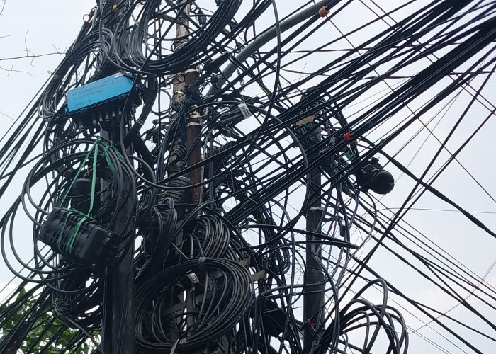 Kenapa Kabel Listrik di Luar Ruangan Umumnya Berwarna Hitam? Ini Alasan Teknisnya