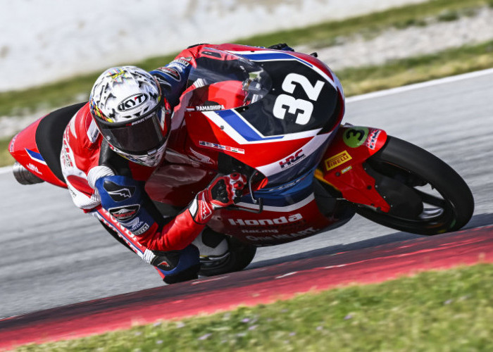 Kiandra Ramadhipa Raih Podium Kedua Moto3 Junior Aragon, Selisih 0,037 Detik dari Carlos Cano