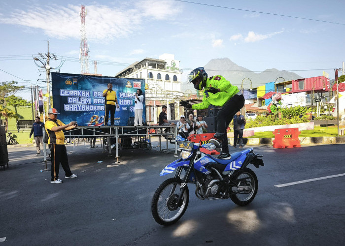 Sambut Hari Bhayangkara ke-80, Polres Batu Turun ke Jalan di CFD Sultan Agung 
