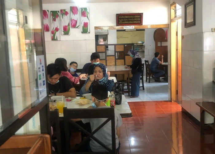 Rawon Warung Sidik Kota Batu, Kuliner Legendaris 40 Tahun yang Tak Pernah Sepi