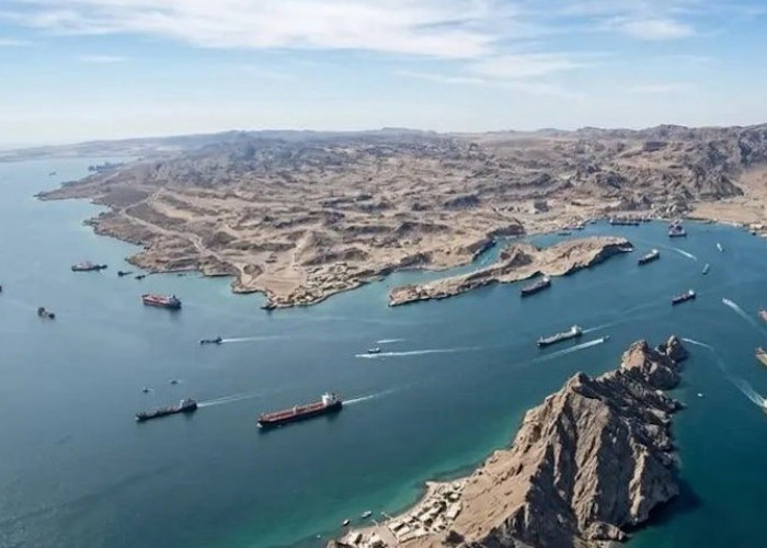 Iran Bantah Klaim Dua Kapal Perang AS Berhasil Terobos Selat Hormuz