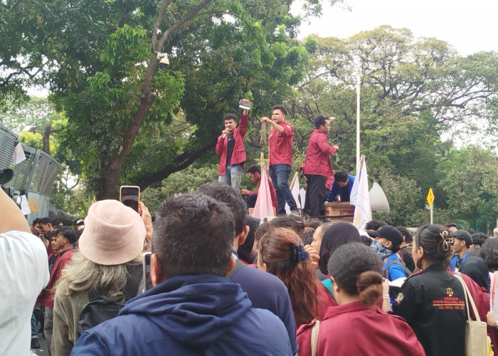 Mahasiswa UBK Tuntut Pengurus BEM yang Terima Uang sebelum Aksi Istana Diberi Nilai E