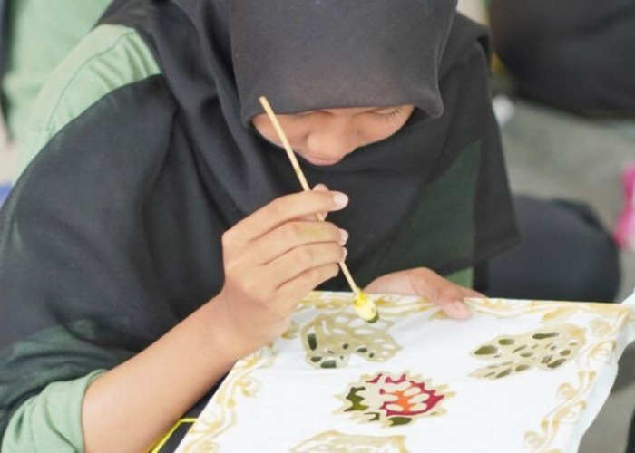 UM Kembangkan Batik Cap Berbahan Reusable di Kediri, Dorong Ekonomi Kreatif Berkelanjutan