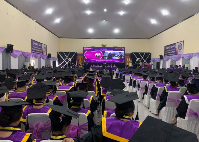 Wisuda ke-52 UNITRI, 400 Lulusan Didorong Beri Dampak Nyata bagi Masyarakat