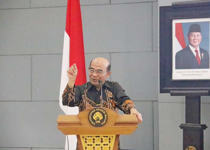 Tampil dalam Kuliah Publik di UM, Muhadjir Singgung Program Makan Bergizi bagi Anak-Anak