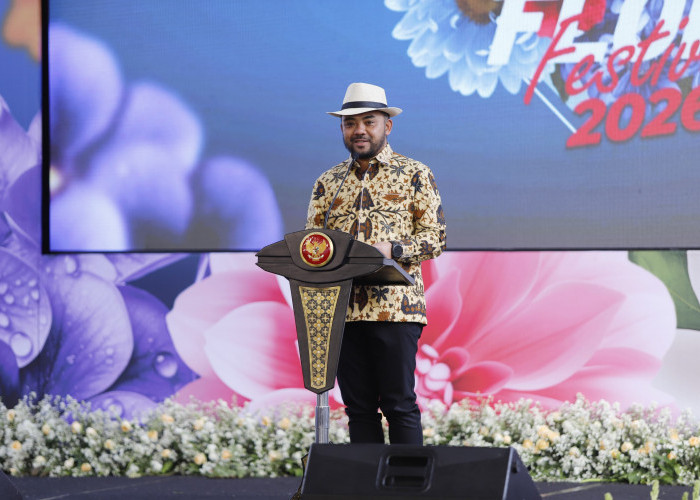 Wawali Heli Ingin Karya Seniman Bunga Kota Batu Hiasi Kota Sendiri