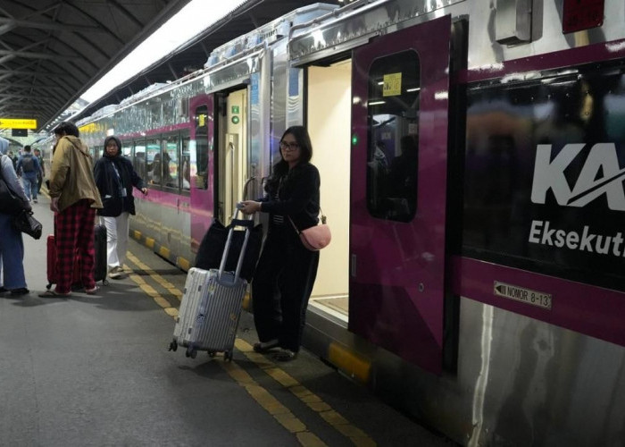 Keberangkatan KA Matarmaja dari Malang Dibatalkan, Ratusan Penumpang Terpaksa Naik Bus