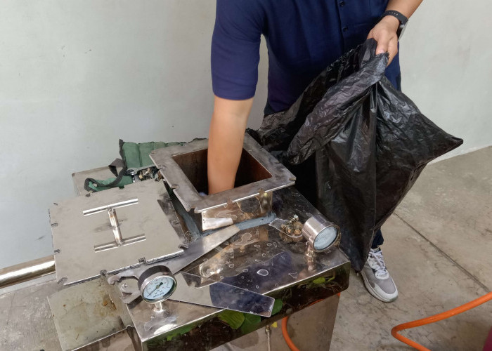 FEB UB Perkuat Green Campus, Ubah Sampah Plastik Jadi Bahan Bakar Lewat Teknologi Pirolisis