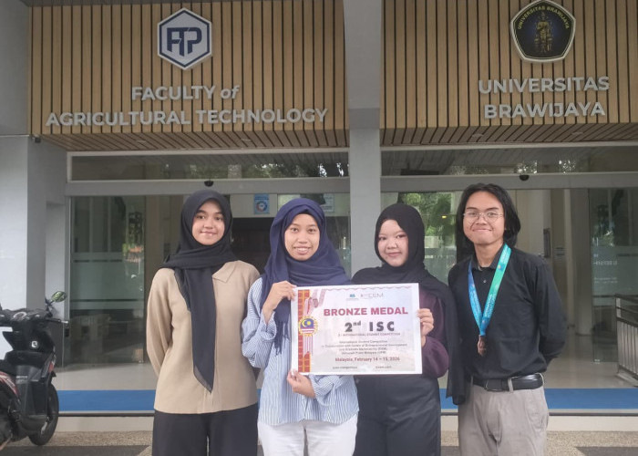 Mahasiswa UB Raih Juara Dua di Kompetisi Internasonal Malaysia dengan Inovasi Deteksi Kanker Payudara