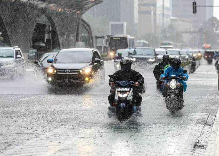 BMKG Peringatkan Potensi Cuaca Ekstrem di Jawa Timur, Pemudik Diminta Waspada