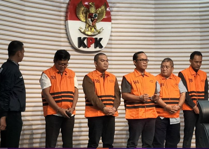 Ditangkap KPK, Bupati Lampung Tengah Tetap 'Pede', Malah Goda Wartawan Perempuan