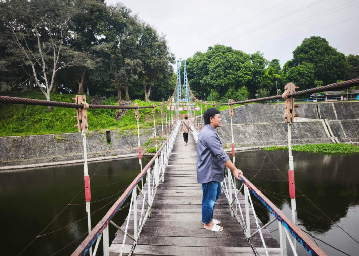 Jembatan Gantung Jadi Magnet Wisata Waduk Selorejo Ngantang