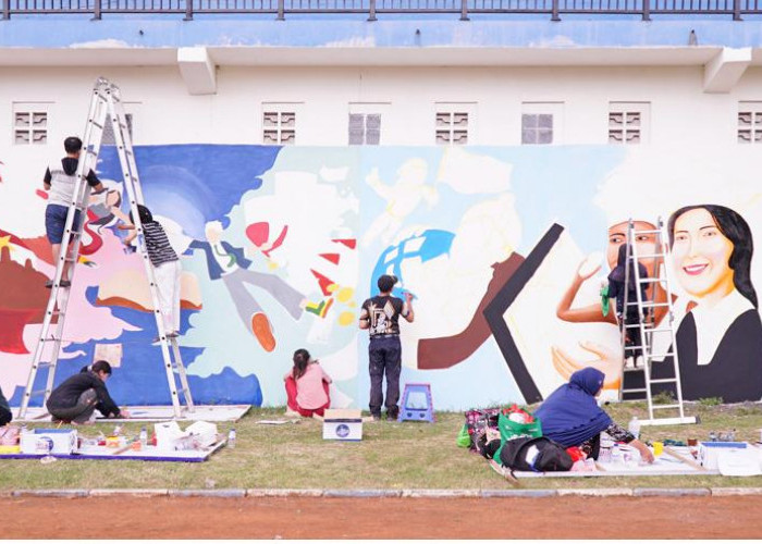Rayakan Dies ke-71 sekaligus HUT ke-80 RI, UM.Pamerkan Mural Karya Siswa SMA.dan Komunitas di Dinding Kampus 