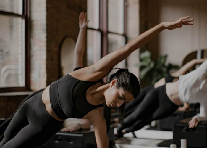 Mahasiswa Ingin Pilates, Tapi Rate-nya Mahal? Coba Lakukan Gerakan Ini di Rumah untuk Mengganti!