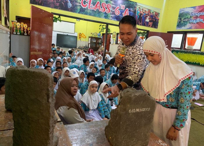 Museum Keliling Disdikbud Malang Ajak Siswa Kenali Tinggalan Sejarah di Sekitar Sungai Metro