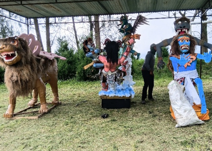Sambut Nyepi, Pemuda KHA Batu Gotong-royong Siapkan Tiga Patung Ogoh-Ogoh sebagai Simbol Pembersihan Diri