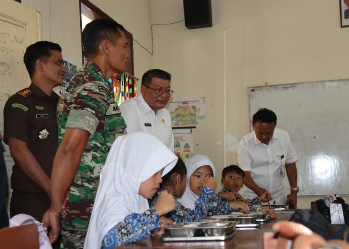 Program MBG di Kepanjen Malang Dikunjungi Pejabat Kantor Staf Presiden 