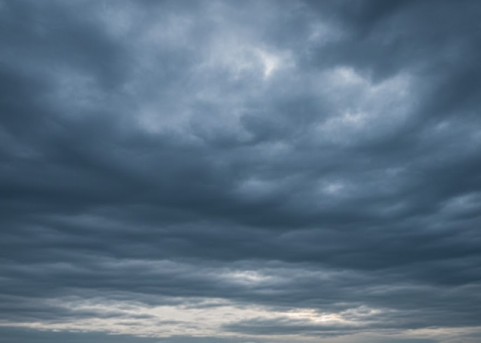 Prakiraan Cuaca Malang Raya 28 Januari: Waspada Hujan Lebat, Angin Kencang, dan Genangan di Perkotaan