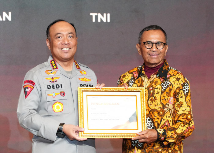 Polri Terima Penghargaan di Disway Award 2025, Tegaskan Komitmen Perkuat Kepercayaan Publik dan Sinergi Media