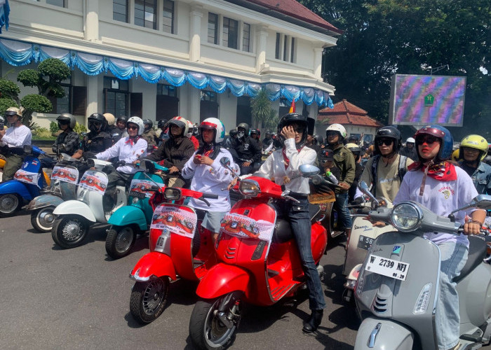 Ratusan Vespa Padati Balai Kota, “Vespa Paradize” Semarakkan HUT ke-112 Kota Malang