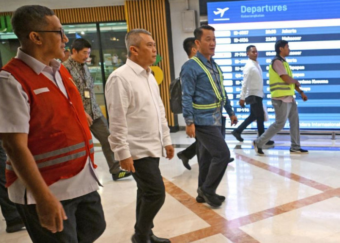 Menhub Dudy: Tiket Pesawat Nataru Turun 13-14%, Dorong Konektivitas dan Mobilitas Masyarakat