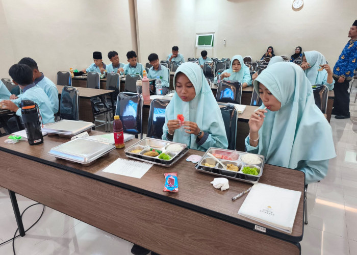 Pemkot Batu Matangkan MBG untuk Ibu Hamil, Ibu Menyusui, dan Balita 