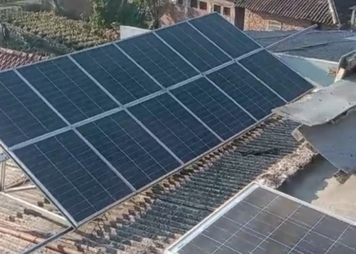PLTS On-Grid vs Hybrid, Belajar dari Rumah di Bumiaji Kota Batu yang Pakai Listrik Mandiri
