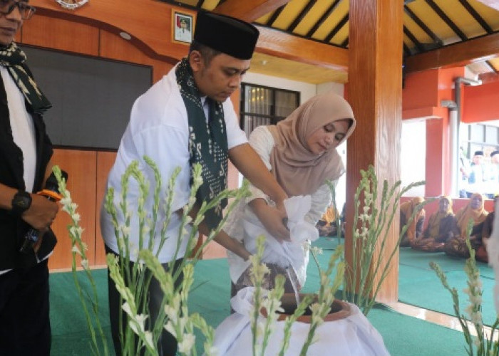 Warga Kelurahan Temas, Kota Batu, Gelar Ritual Pengambilan Sumber 