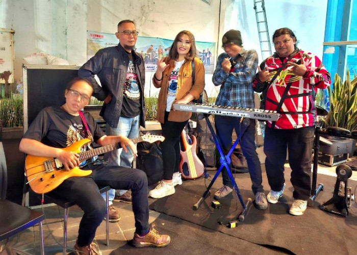 Simfoni Keroncong hingga Pop, Menggemakan Malam Malang Melalui Live Music di Kayutangan Heritage