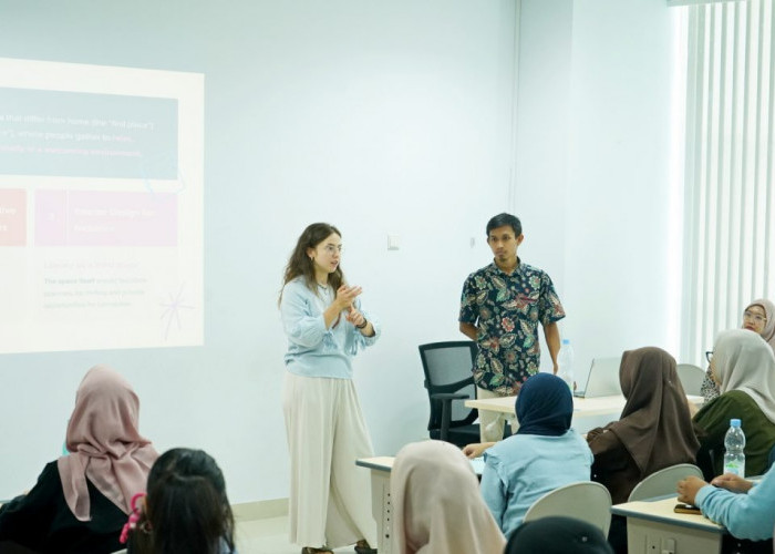 Praktisi asal Rusia Beri Kuliah Tamu di Prodi Ilmu Perpustakaan Universitas Negeri Malang