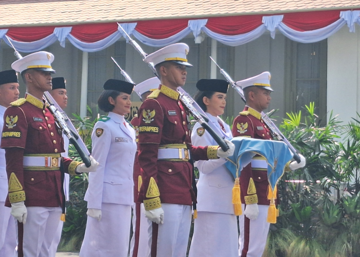 Celina Olivia Bawa Baki Merah Putih di Istana, Air Mata Haru Pecah usai Upacara HUT RI
