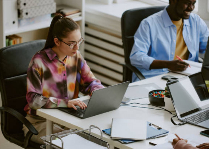 Lebih dari Sekadar Bosan: Gen Z Pindah Kerja demi Keseimbangan Hidup dan Arah Karier Lebih Jelas
