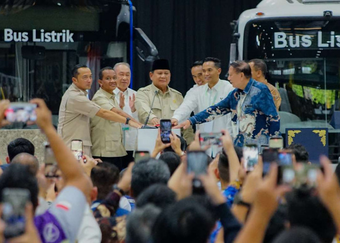 Pabrik Bus dan Truk Listrik VKTR di Magelang Diresmikan Presiden, Diklaim Hemat Subsidi BBM Rp80 T