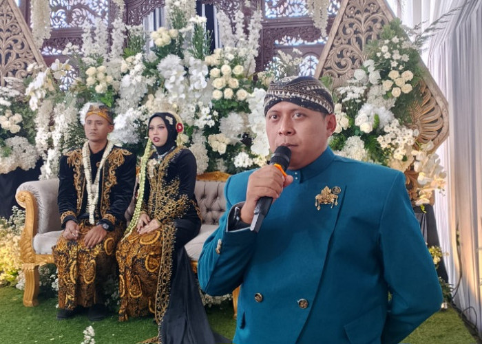 Dari Seni Pedalangan ke Panggung Pernikahan: Kisah Perjalanan Karier Fariz sebagai Pranotocoro