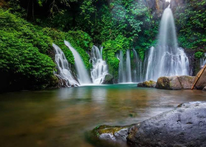 Air Terjun Ciblungan Malang, Surga Tersembunyi dengan Kolam Sebening Kristal yang Cocok untuk Healing