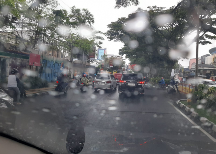 Cuaca Malang Raya 7 April, 36 Kecamatan Hujan Ringan, Jatim Masih Siaga Hujan Lebat dan Angin Kencang  