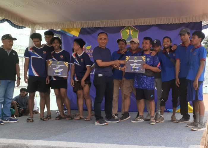 Ramai, Lomba Egrang dan Terompah Panjang di Stadion Gajayana 