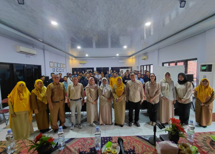 FAPET UB dan Dinas Peternakan dan Kesehatan Hewan Lamongan Perkuat Kompetensi Peternak lewat Sekolah Lapang