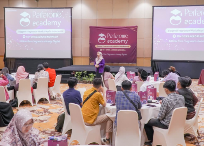 Parfarome Academy Edukasi UMKM Malang Teknik Racik Parfum Profesional: Wangi Premium, Aman bagi Kulit